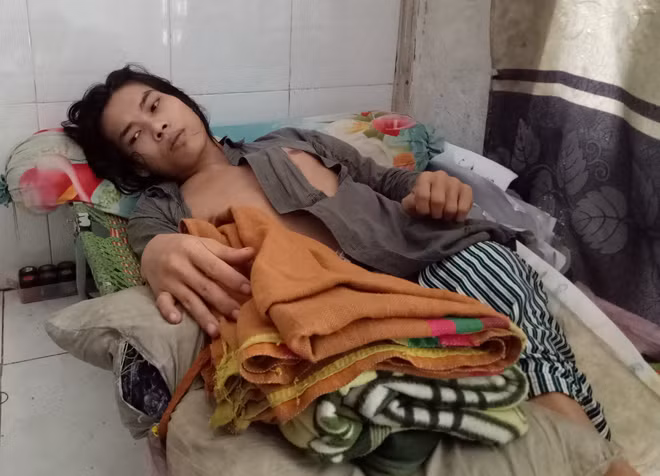 Mưu sinh trên... ngọn dừa ảnh 2
