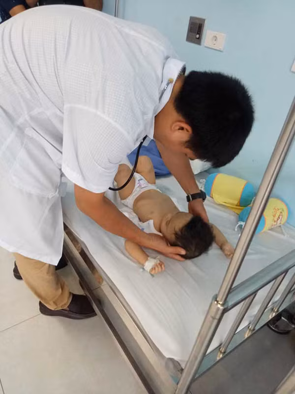 Con bị bạo hành, không chỉ bà giúp việc có lỗi ảnh 1