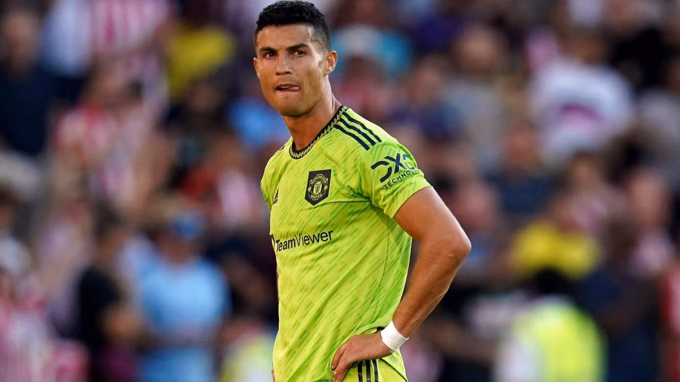 Ronaldo liên tục bị từ chối