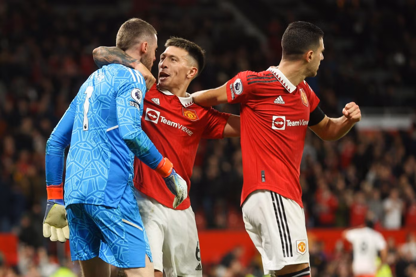 De Gea tỏa sáng giữ 3 điểm ở lại Old Trafford
