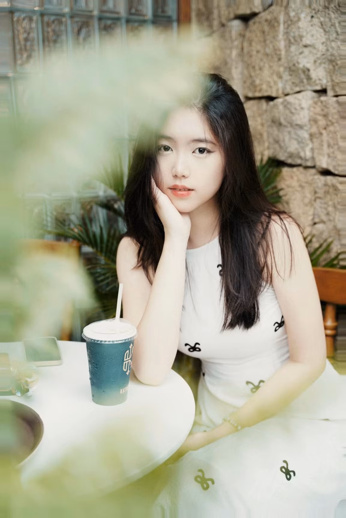 Với niềm đam mê đối với âm nhạc, Châu Anh tin rằng âm nhạc là ngôn ngữ của cảm xúc, có thể chữa lành những vết thương tinh thần. Đến với cuộc thi Hoa hậu Việt Nam 2024, cô mong muốn lan tỏa dự án “Mang âm nhạc đến với các em nhỏ ở vùng cao”. “Tôi tin rằng âm nhạc chính là liều thuốc tinh thần, giúp các em vượt qua những khó khăn, khơi dậy niềm tin vào một tương lai tươi sáng hơn, giúp các em tin rằng, dù cuộc sống có khó khăn đến đâu, vẫn luôn có một cánh cửa mở ra cơ hội cho những ai không từ bỏ”, Châu Anh chia sẻ.