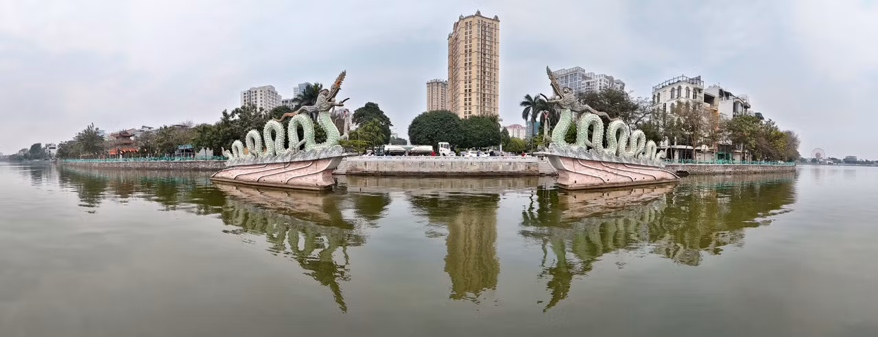 Với lợi thế vị trí đặc trưng, Hồ Tây gần như bao trọn không gian văn hóa lịch sử gắn liền với nhiều truyền thuyết, các công trình nghệ thuật, kiến trúc, gắn với lịch sử nghìn năm thủ đô Hà Nội. Vì lẽ đó, Hồ Tây chính là vùng đất lý tưởng để đặt dấu ấn của đôi rồng thiêng thời Lý.