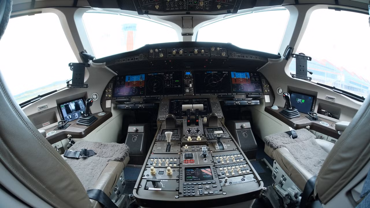 C919 có chiều dài gần 39 m, sức chứa 168 hành khách, tầm bay tối đa 4.075 km.