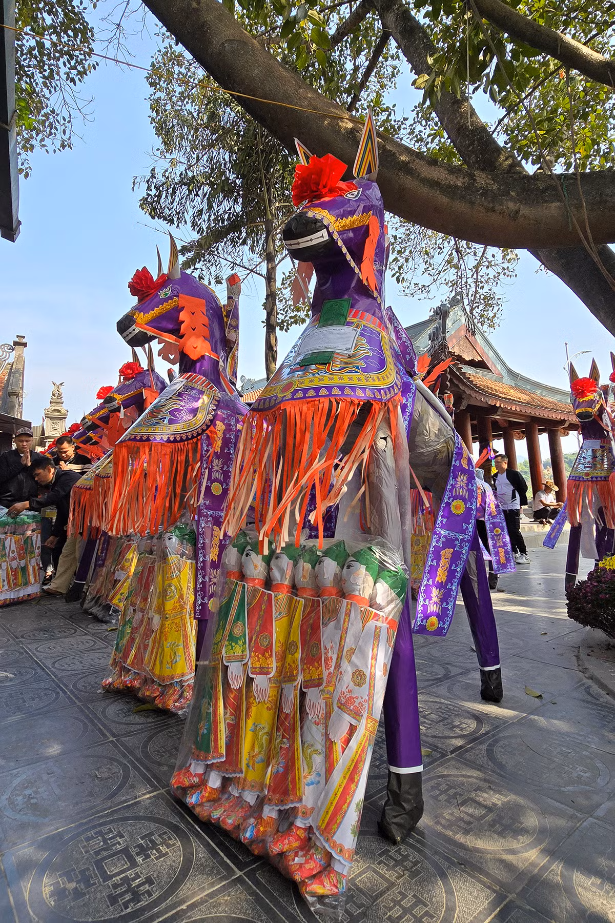 Những năm gần đây, đền Bảo Hà đã trở thành địa điểm du xuân vô cùng hấp dẫn với du khách thập phương. Đến đền Bảo Hà, du khách vừa có cơ hội tìm hiểu các giá trị văn hóa của di tích, tham gia một số lễ hội tại đền Bảo Hà. Đồng thời, du khách cũng có thể cũng là vãn cảnh ngắm nhìn ngôi đền ẩn mình trong khung cảnh núi non hùng vĩ.
