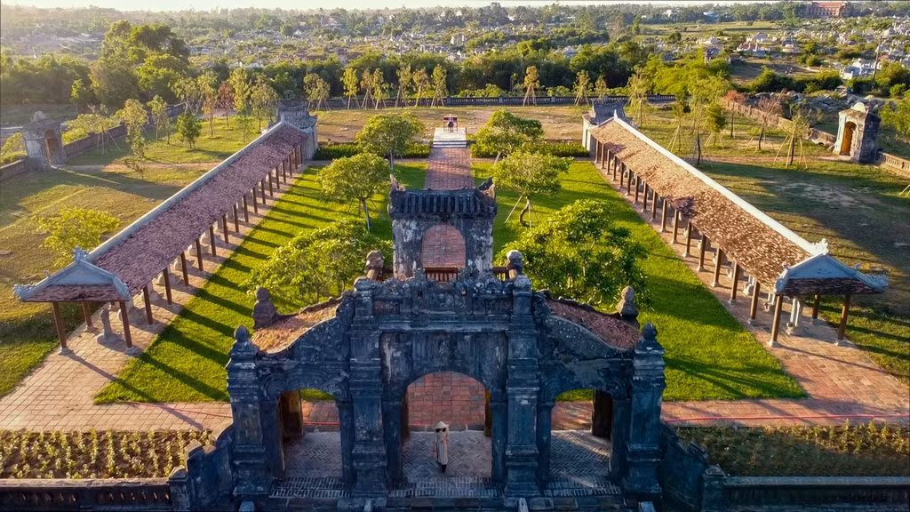 Văn Thánh Huế còn được biết đến với nhiều tên gọi khác như Văn Miếu Huế, Văn Thánh Miếu Huế, Văn Miếu Huế, Thánh Miếu, Tiên Sư Miếu... Đây là công trình được xây dựng để thờ Khổng Tử, có ý nghĩa to lớn đối với các danh sĩ năm xưa.