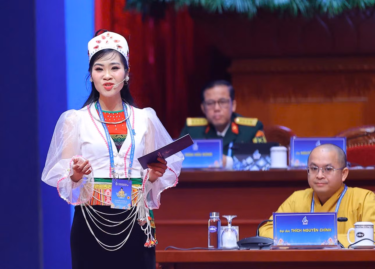 Chị Nguyễn Thị Ngọc Hà - ca sĩ Nhà hát ca múa nhạc Việt Nam.