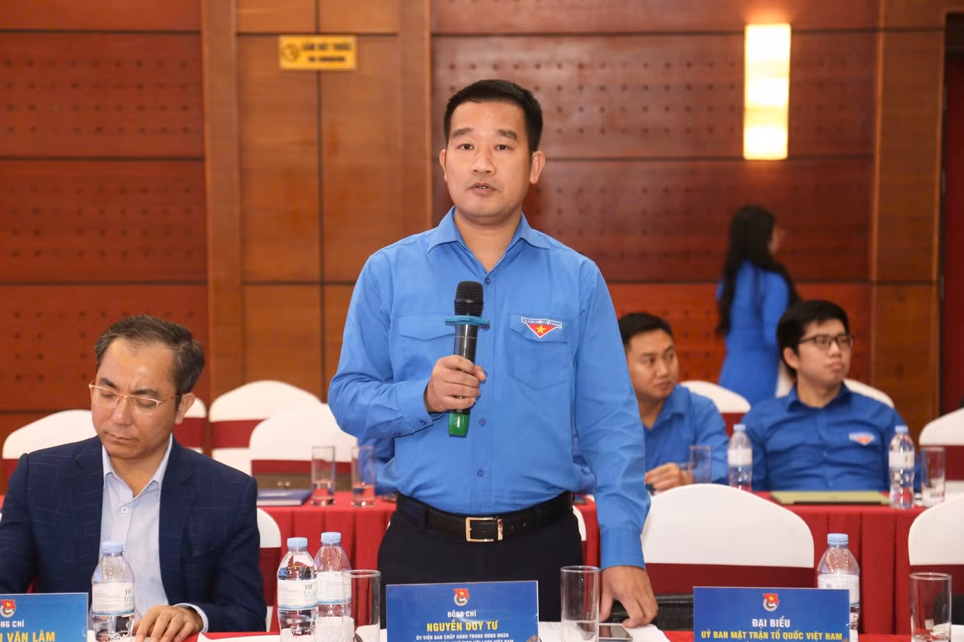 Các đại biểu chia sẻ tại Hội nghị giao ban công tác Đoàn và phong trào thanh thiếu nhi cụm miền núi Tây Bắc Bộ năm 2024.