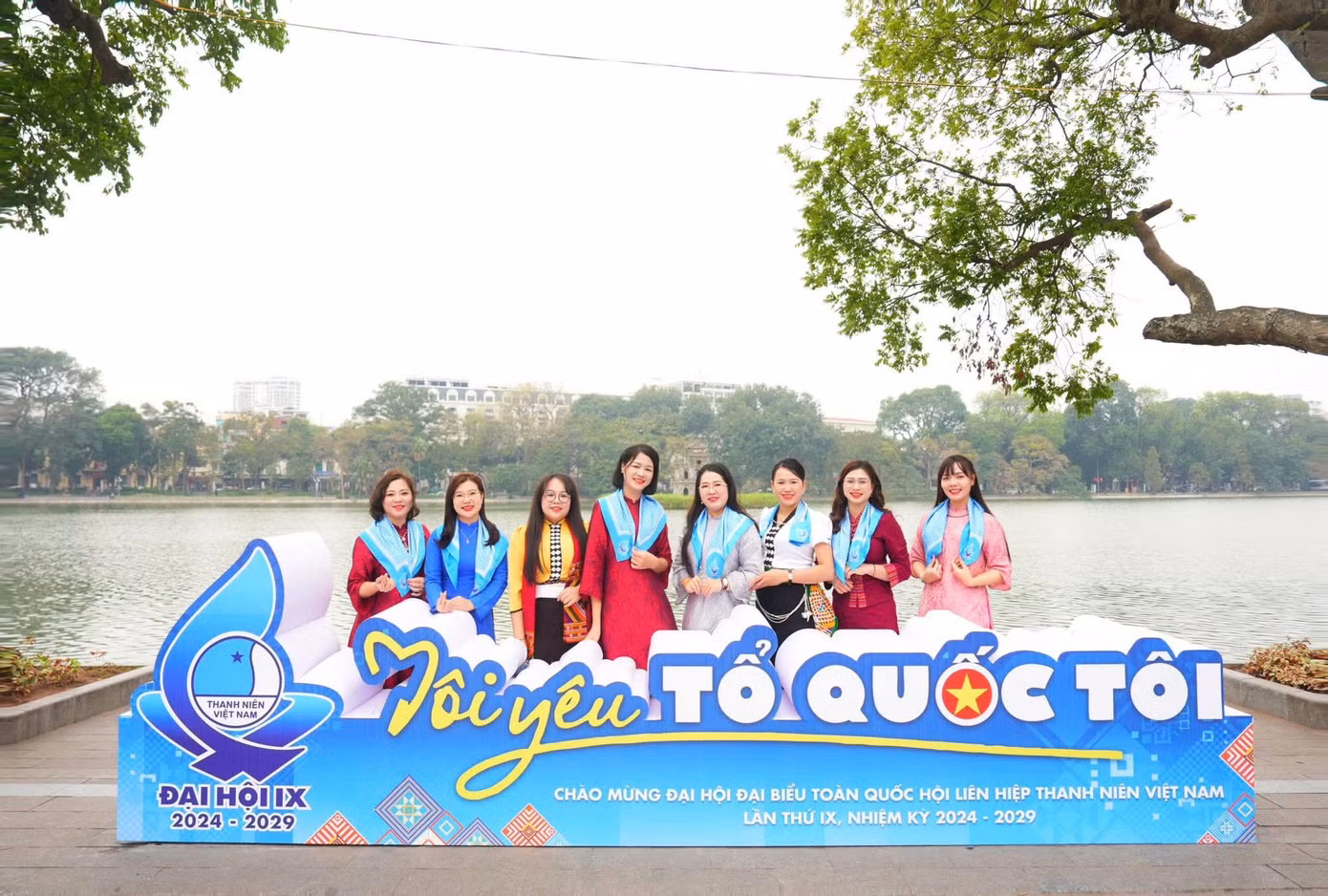 Đoàn đại biểu tỉnh Nghệ An về dự Đại hội.
