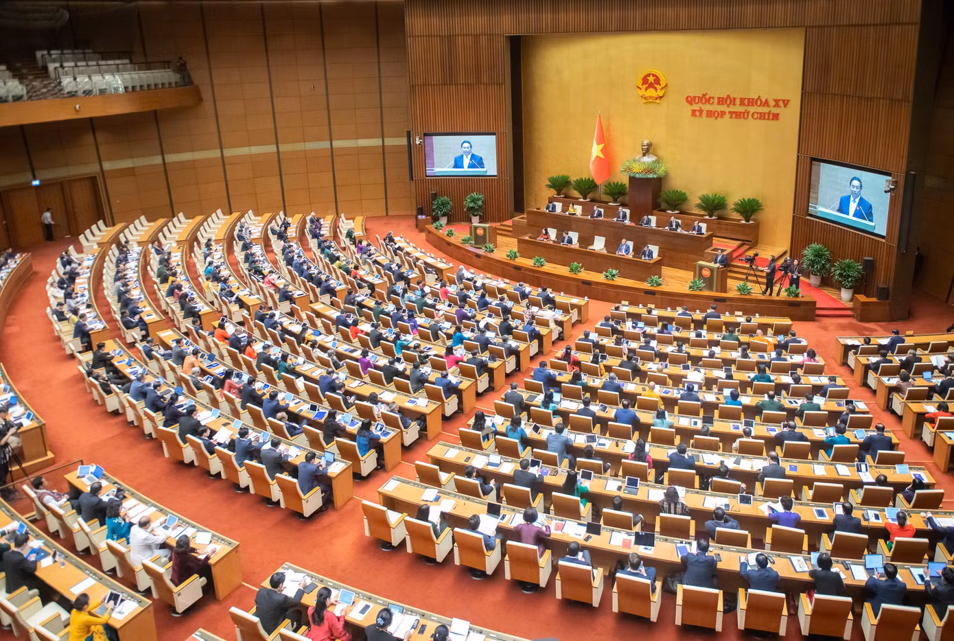 Phiên họp toàn thể tại Kỳ họp thứ 9. Ảnh: QH