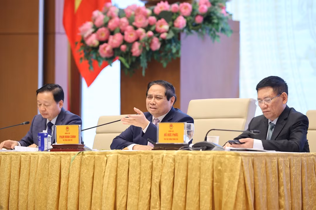 Thủ tướng Chính phủ trực tiếp trao đổi, trả lời nhiều kiến nghị, đề xuất của doanh nghiệp. Ảnh: VGP/Nhật Bắc