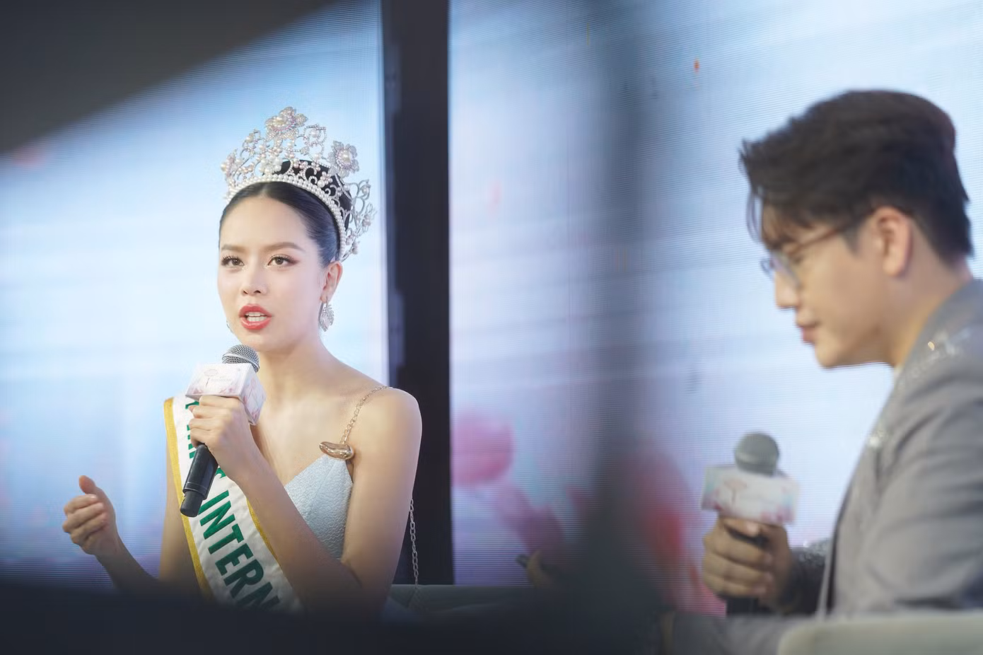 Trong quá trình thi Hoa hậu Quốc tế, Thanh Thủy được khen có vẻ đẹp trong trẻo, thanh lịch phù hợp tiêu chí cuộc thi. Cô vui mừng vì được ban giám khảo cuộc thi khen ngợi vừa có vẻ đẹp ngoại hình, vừa có vẻ đẹp tâm hồn.