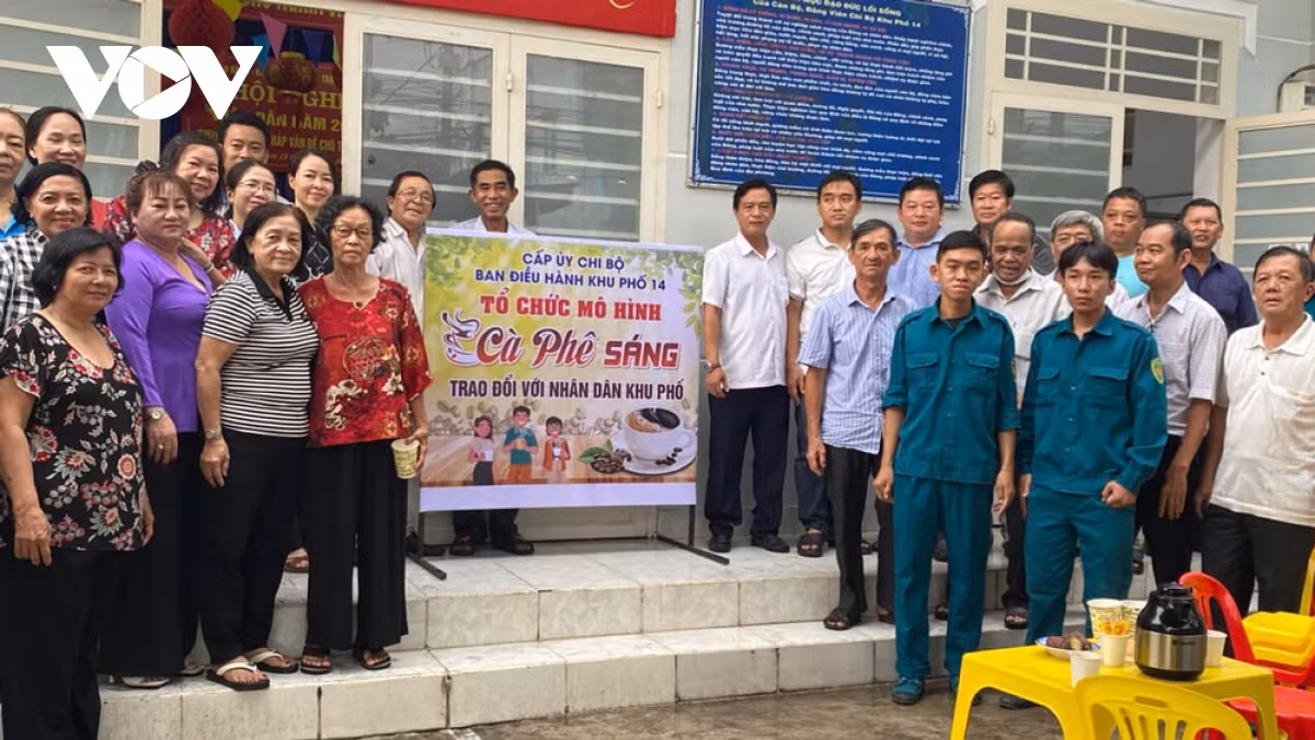 Ra mắt mô hình "Cà phê sáng" ở một khu phố của phường Phú Hòa, TP. Thủ Dầu Một.