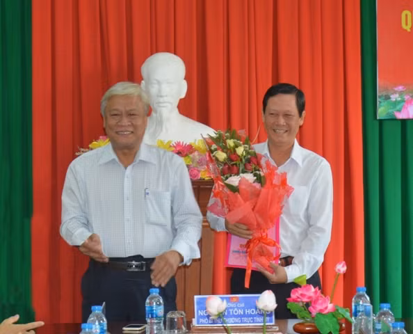 Điều động, bổ nhiệm nhân sự 5 địa phương ảnh 4