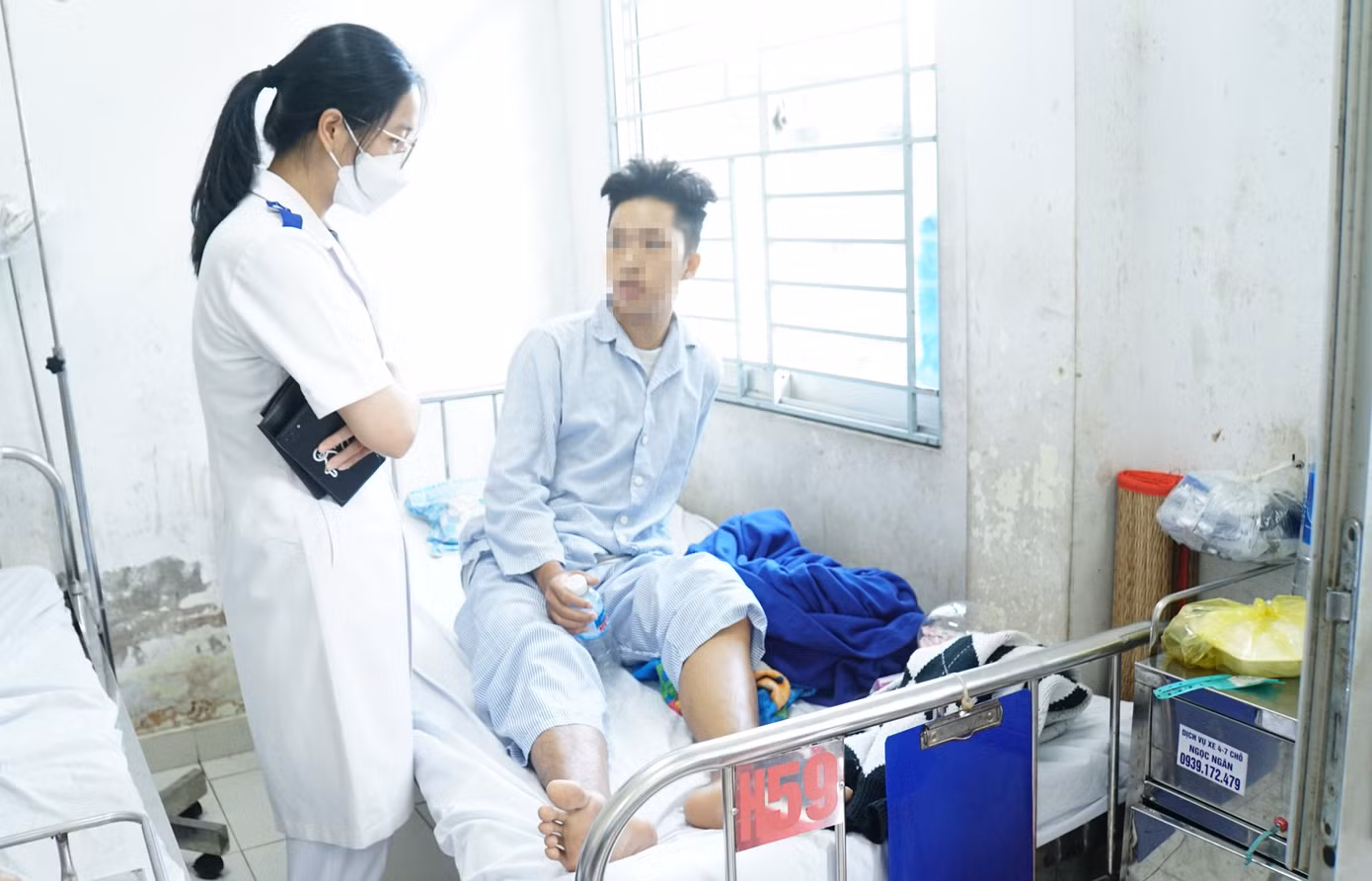 Bệnh nhân đang điều trị tại bệnh viện Huyết học và Truyền máu TP Cần Thơ. Ảnh: Hòa Hội