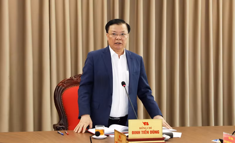 Bí thư Thành uỷ Hà Nội Đinh Tiến Dũng phát biểu tại buổi làm việc. Ảnh: PV