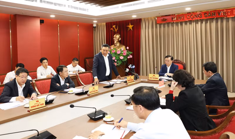 Chủ tịch UBND thành phố Hà Nội Trần Sỹ Thanh phát biểu tại buổi làm việc. Ảnh: PV