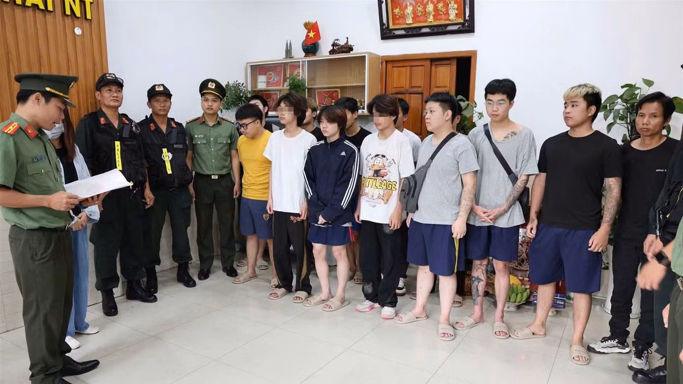 13 người nhập cảnh trái phép. Ảnh: CANT.