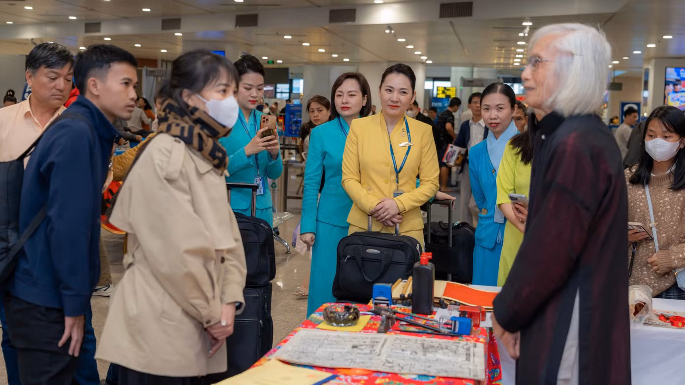 Mặc dù khách tăng cao song chia đều cho cả quốc tế và quốc nội, đồng thời với nhiều biện pháp tăng cường phục vụ, Cảng HKQT Nội Bài không ghi nhận hiện tượng ùn ứ cục bộ, công tác đảm bảo an ninh, an toàn hàng không, an ninh trật tự và chất lượng dịch vụ được đảm bảo tốt, phục vụ hành khách đi lại an toàn.