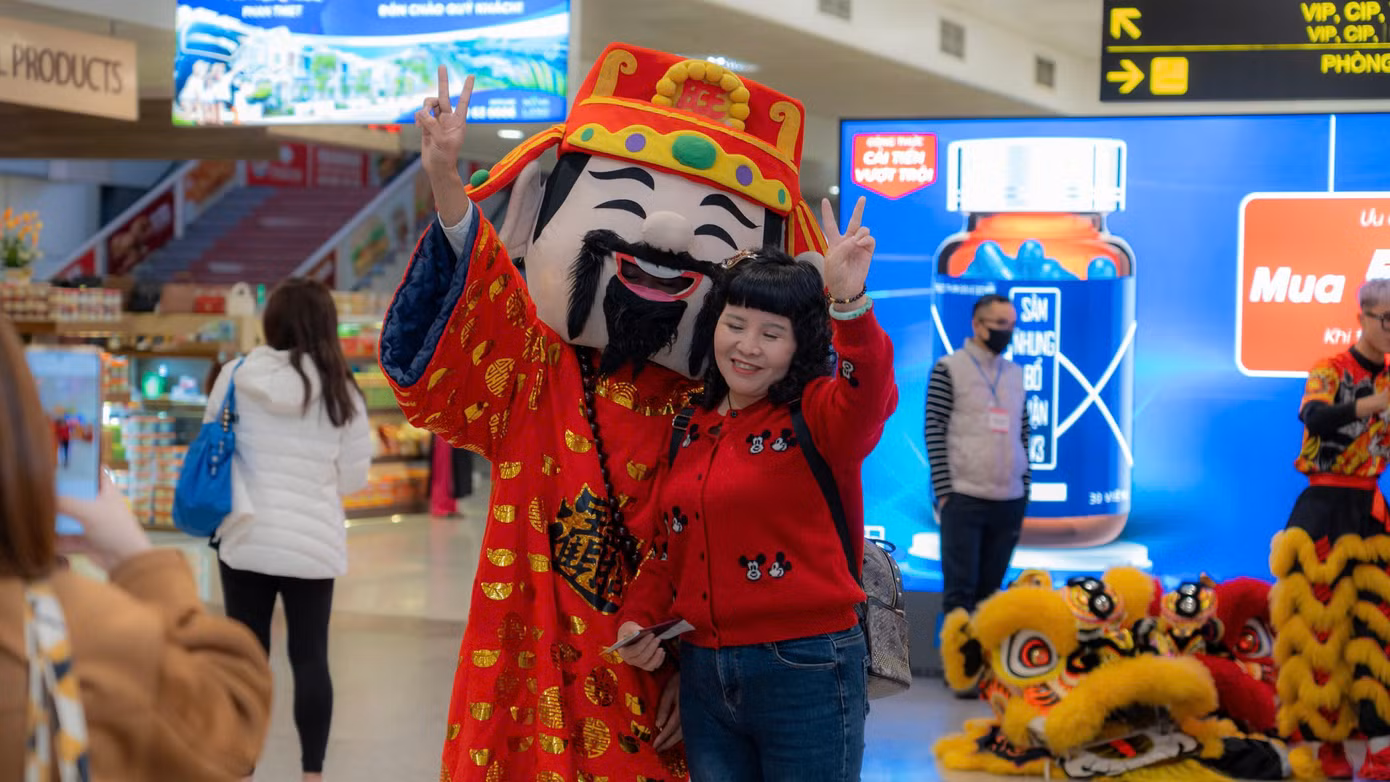 Mặc dù khách tăng cao song chia đều cho cả quốc tế và quốc nội, đồng thời với nhiều biện pháp tăng cường phục vụ, Cảng HKQT Nội Bài không ghi nhận hiện tượng ùn ứ cục bộ, công tác đảm bảo an ninh, an toàn hàng không, an ninh trật tự và chất lượng dịch vụ được đảm bảo tốt, phục vụ hành khách đi lại an toàn.