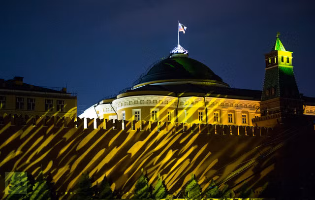 Cả thủ đô Moscow chìm trong ánh sáng của lễ hội. Cả thủ đô Moscow chìm trong ánh sáng của lễ hội