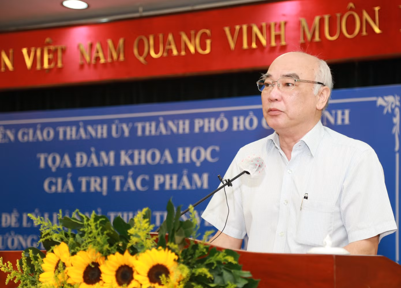 Ông Phan Nguyễn Như Khuê kết luận tọa đàm. Ảnh: Ngô Tùng