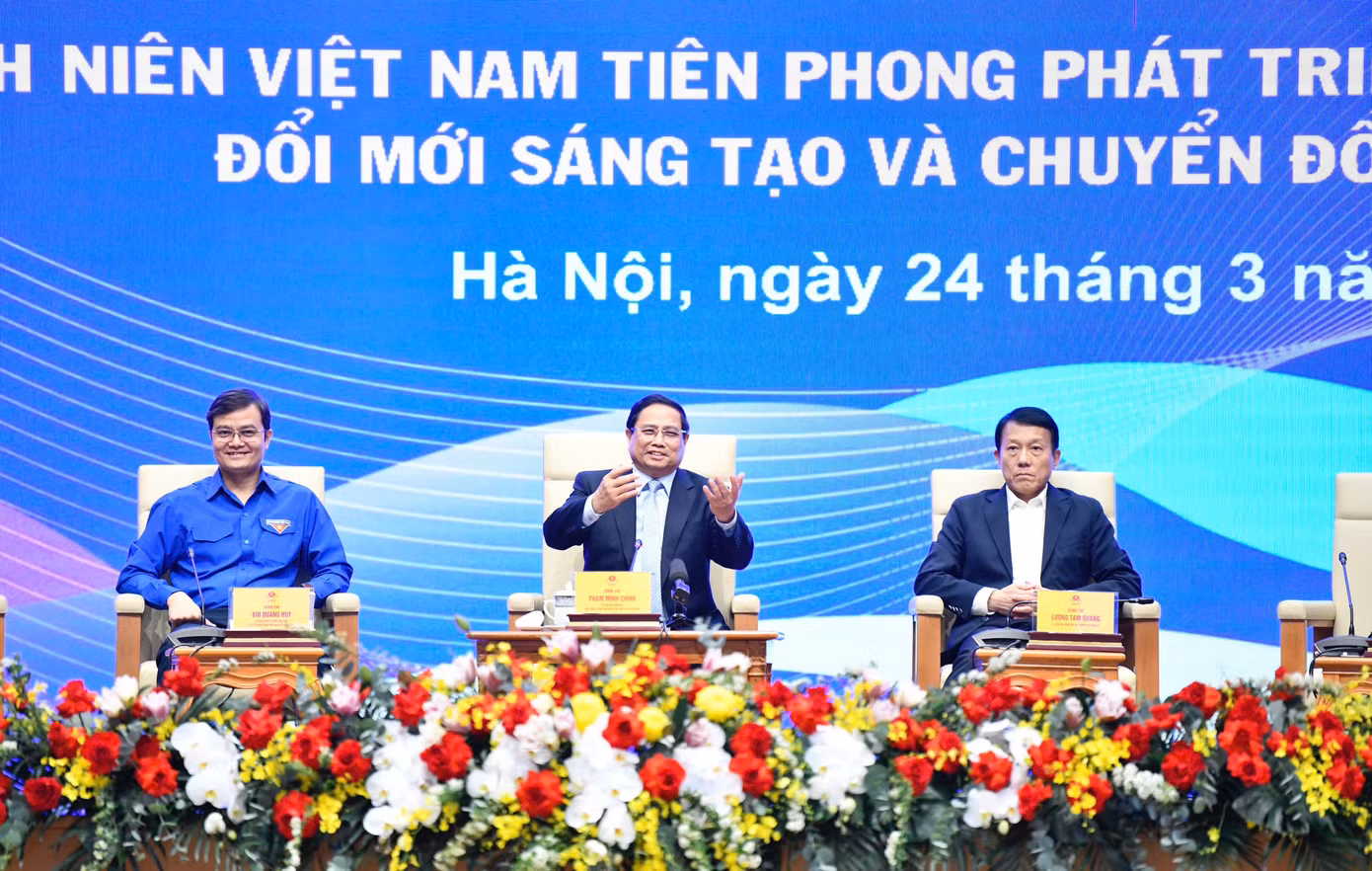 Tại buổi đối thoại, nhiều ý kiến trí tuệ và tâm huyết của trí thức trẻ, nhà khoa học, cán bộ Đoàn đã được gửi tới Thủ tướng Chính phủ.