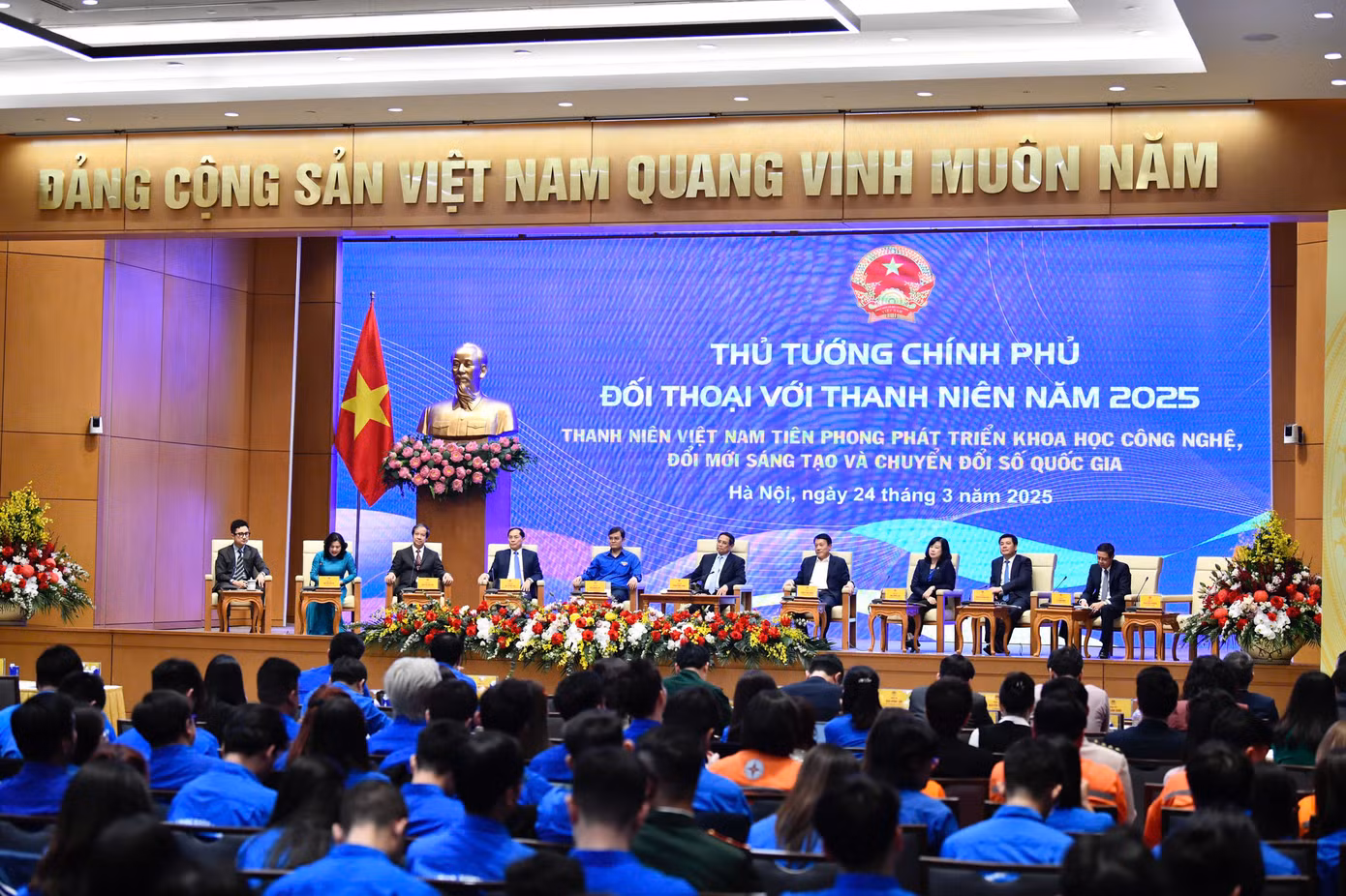 Toàn cảnh chương trình đối thoại.