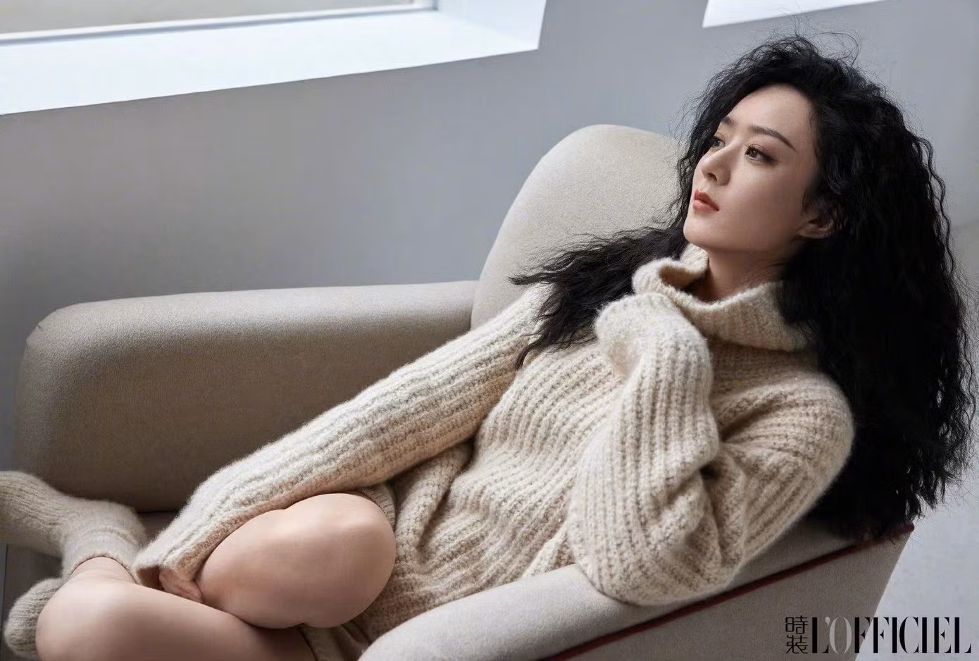 "Triệu Lệ Dĩnh đã tìm được phong cách chụp ảnh phù hợp với khí chất của cô ấy", "Bìa thời trang đẹp nhất của Triệu Lệ Dĩnh", "Cô ấy ngày càng đẹp đằm thắm, tự tin trước ống kính", là nhận xét của hàng nghìn khán giả trên Weibo, Sina.