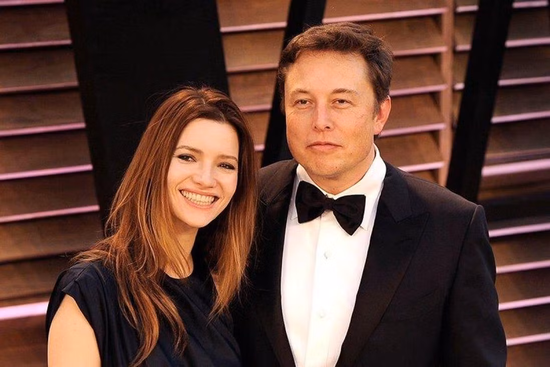 Elon Musk từng hai lần kết hôn với nữ diễn viên kém 14 tuổi Talulah Riley. Ảnh: Twitter.