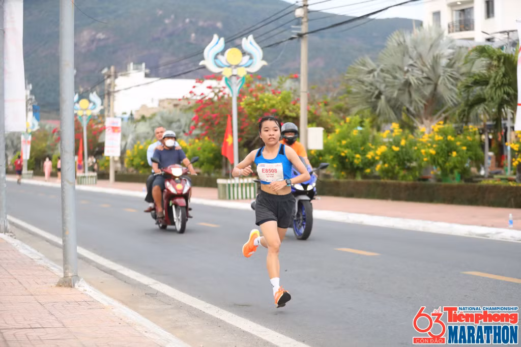 Nguyễn Thị Tuyết ra mắt cự ly bán marathon tại giải VĐQG Marathon và cự ly dài báo Tiền Phong tổ chức tại Côn Đảo năm 2022 với vị trí á quân