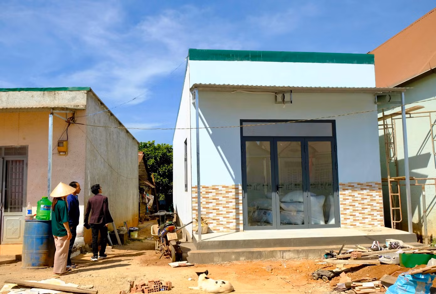 Hàng chục căn nhà mới được xây dựng từ Chương trình “xóa nhà tạm, nhà dột nát” trên địa bàn huyện Di Linh.