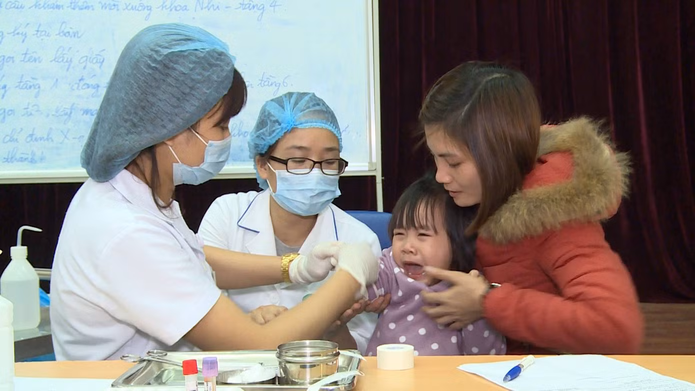 Đình chỉ thêm một phó hiệu trưởng vụ 'cho trẻ ăn thịt lợn nhiễm sán' ảnh 5