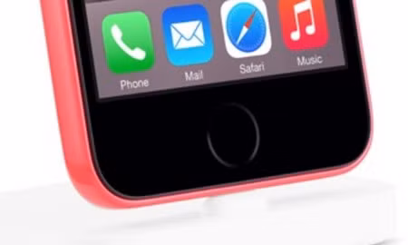 Apple lộ iPhone 6C ngay trên trang chủ của hãng? ảnh 1