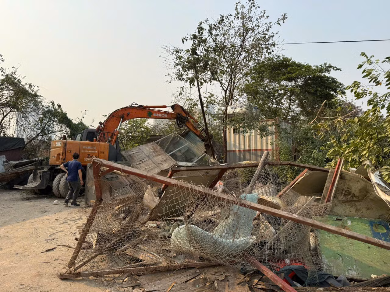 Đến nay cơ bản toàn bộ các đối tượng đều nghiêm túc chấp hành việc tự giác tháo dỡ công trình vi phạm và di dời tài sản ra khỏi khu đất.