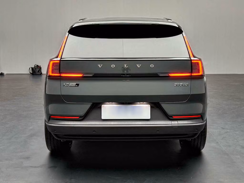 Ảnh thực tế mẫu SUV sắp được hồi sinh của Volvo ảnh 4