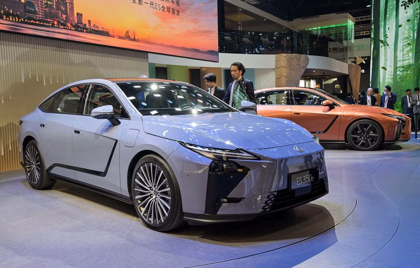 lexus-es-350e.jpg
