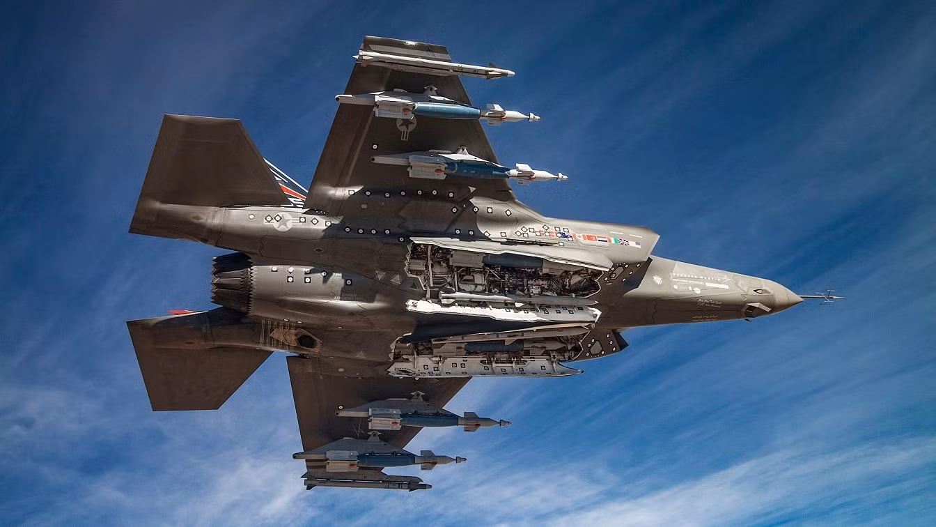 Máy bay F-35 và các loại vũ khí được biên chế. Ảnh: Lockheed Martin.