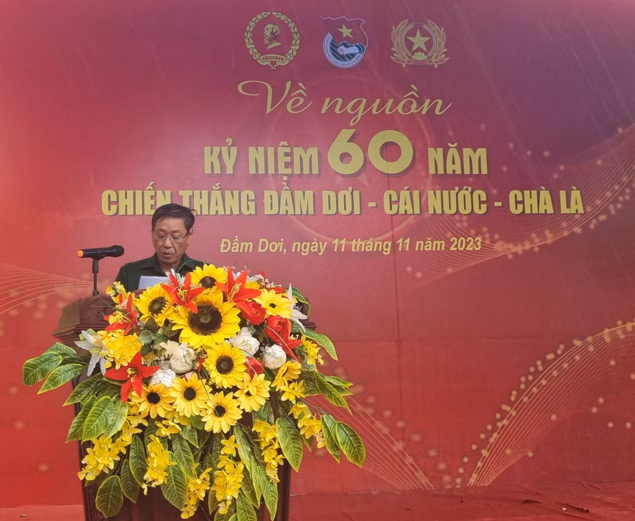 Ông Đỗ Tấn Phước - Phó Chủ tịch Hội Cựu Chiến binh tỉnh Cà Mau phát biểu ôn lại truyền thống hào hùng. Ông Đỗ Tấn Phước - Phó Chủ tịch Hội Cựu Chiến binh tỉnh Cà Mau phát biểu ôn lại truyền thống hào hùng.