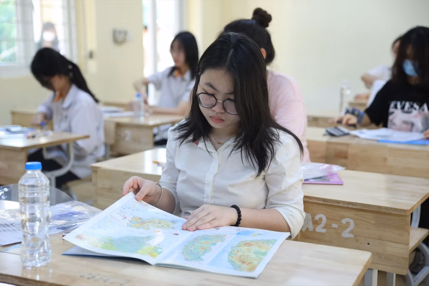 Học sinh chọn thi các môn xã hội nhiều hơn tự nhiên vì được cho là dễ “ăn” điểm