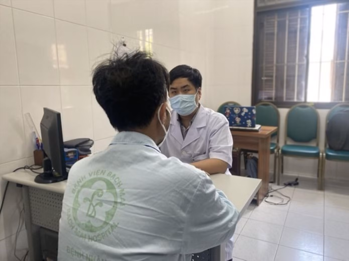 Bệnh nhân nghiện mạng xã hội điều trị tại Viện Sức khỏe Tâm thần (Bệnh viện Bạch Mai) Bệnh nhân nghiện mạng xã hội điều trị tại Viện Sức khỏe Tâm thần (Bệnh viện Bạch Mai)