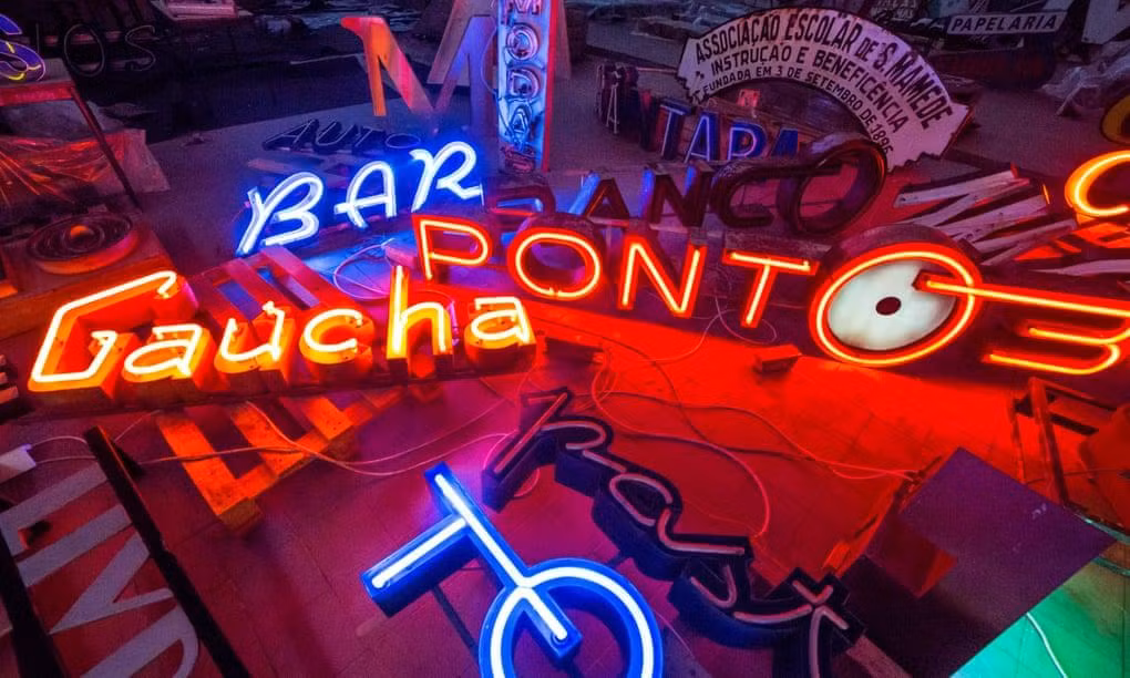 Dự án Letreiro Galeria đã thu thập hơn 250 biển hiệu