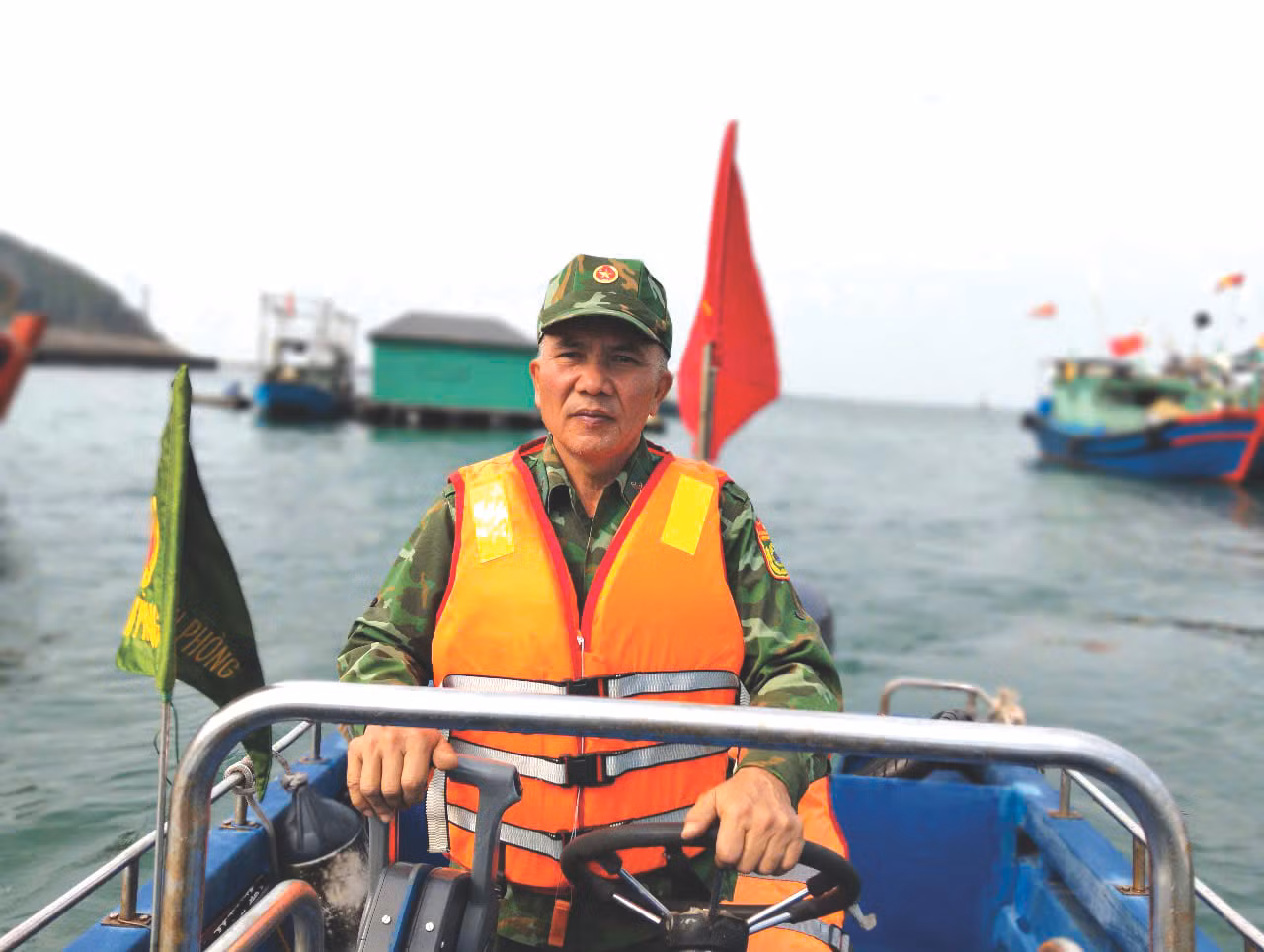 Trung tá Nguyễn Văn Thủy lưu giữ kỉ niệm đời lính bằng cái Tết cuối cùng trên đảo Trần