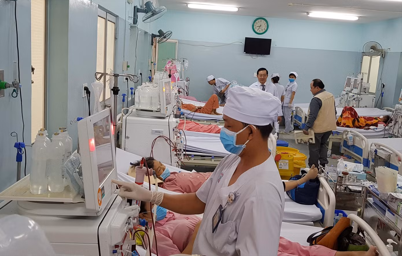 Nhiều bệnh viện tại TPHCM đang gặp không ít khó khăn trong mua sắm thiết bị y tế phục vụ bệnh nhân ảnh: Vân Sơn