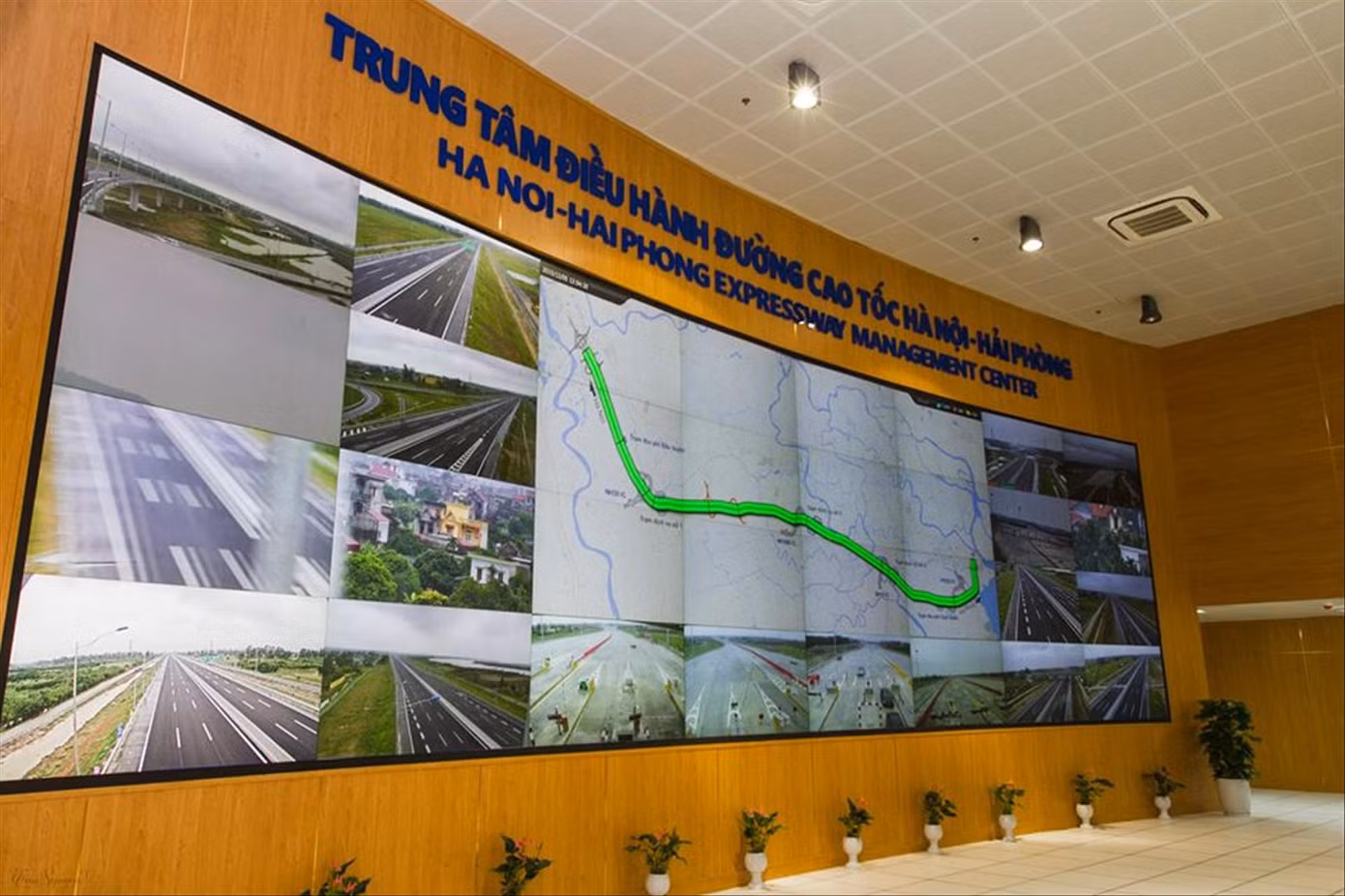Ứng dụng hệ thống ITS tại Trung tâm Điều hành đường cao tốc Hà Nội - Hải Phòng