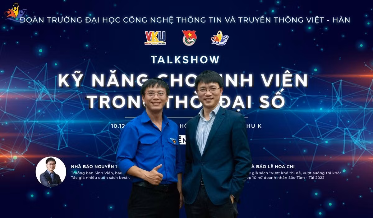 Anh Nguyễn Văn Hưng – Bí thư Đoàn Trường Đại học Công nghệ Thông tin và Truyền thông Việt-Hàn – Đại học Đà Nẵng và nhà báo Nguyễn Tuấn Anh.