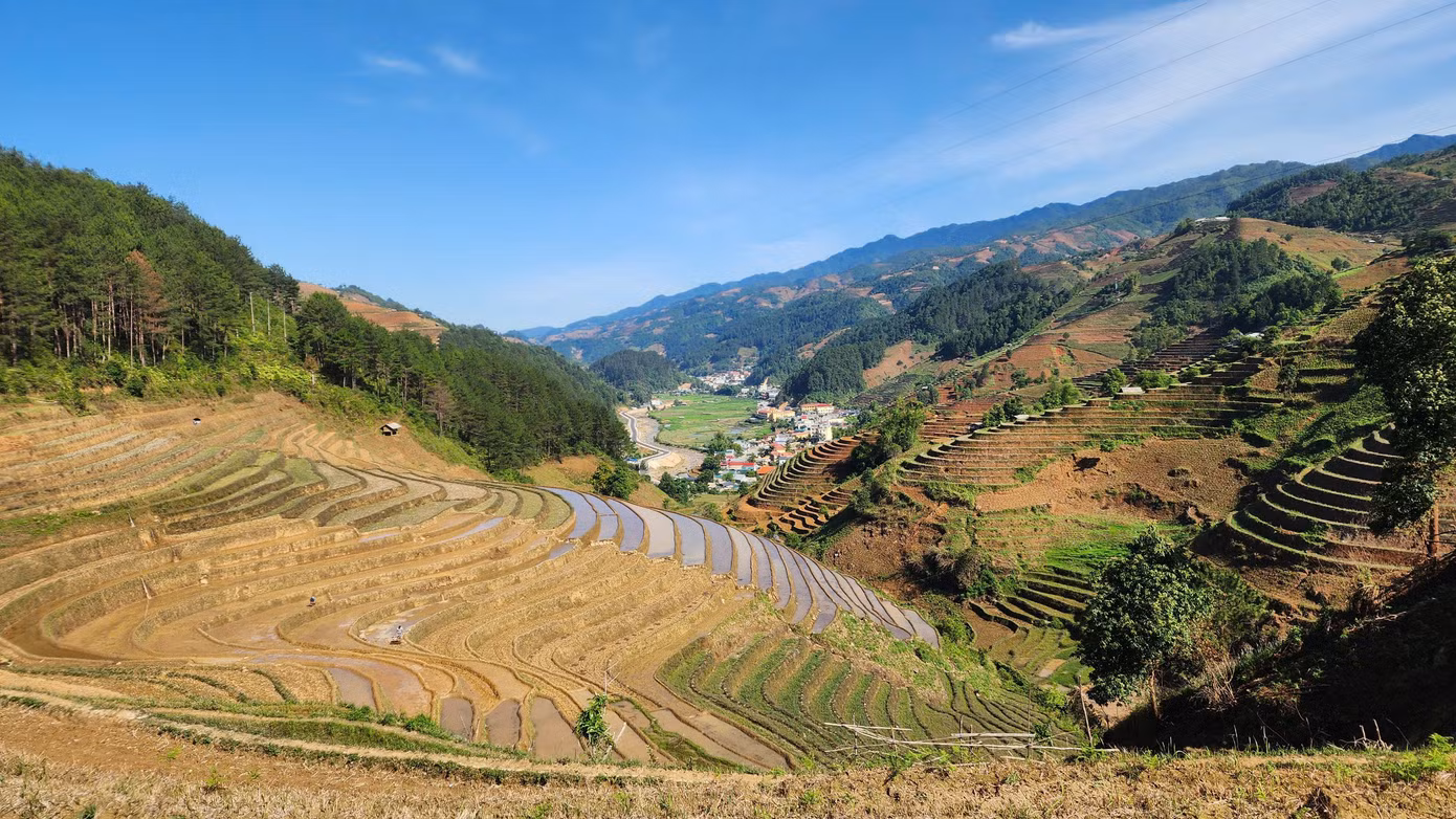 Năm 2007, ruộng bậc thang tại ba xã La Pán Tẩn, Dế Xu Phình và Chế Cu Nha (huyện Mù Cang Chải) được công nhận là Danh lam thắng cảnh cấp quốc gia. Đến năm 2020, danh thắng này tiếp tục được xếp hạng Di tích quốc gia đặc biệt. Không chỉ nổi tiếng trong nước, Mù Cang Chải còn được bình chọn là một trong 10 ruộng bậc thang đẹp nhất thế giới.