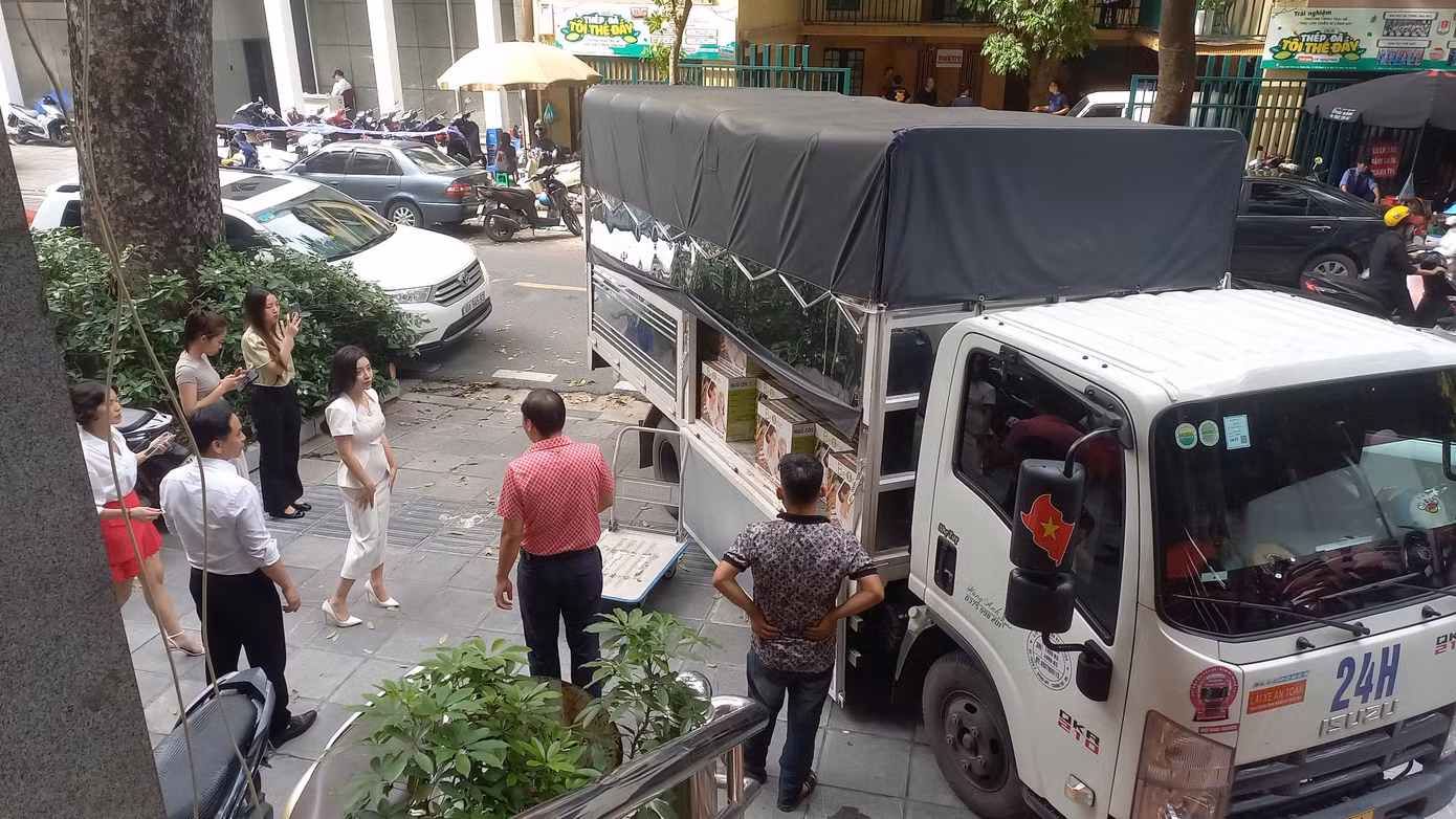 Những sản phẩm ủng hộ của Beone được tập kết về tòa soạn báo Tiền Phong.