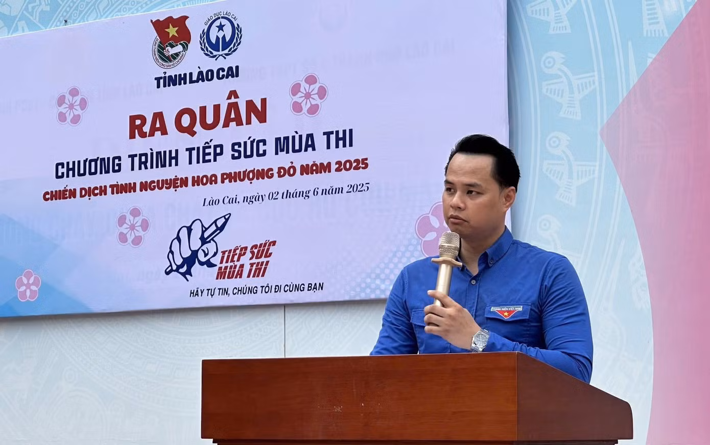Anh Hoàng Mạnh Linh - Phó Bí thư Tỉnh Đoàn Lào Cai phát biểu trong chương trình.