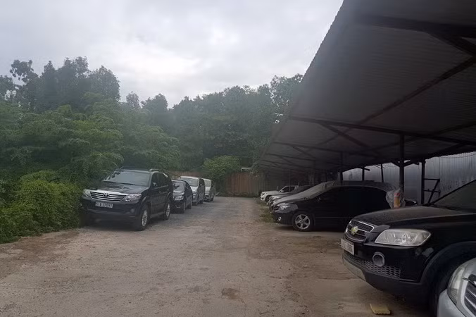 Kiểm tra bãi xe lậu trên khu đất 10.000m2 giữa Thủ đô ảnh 2