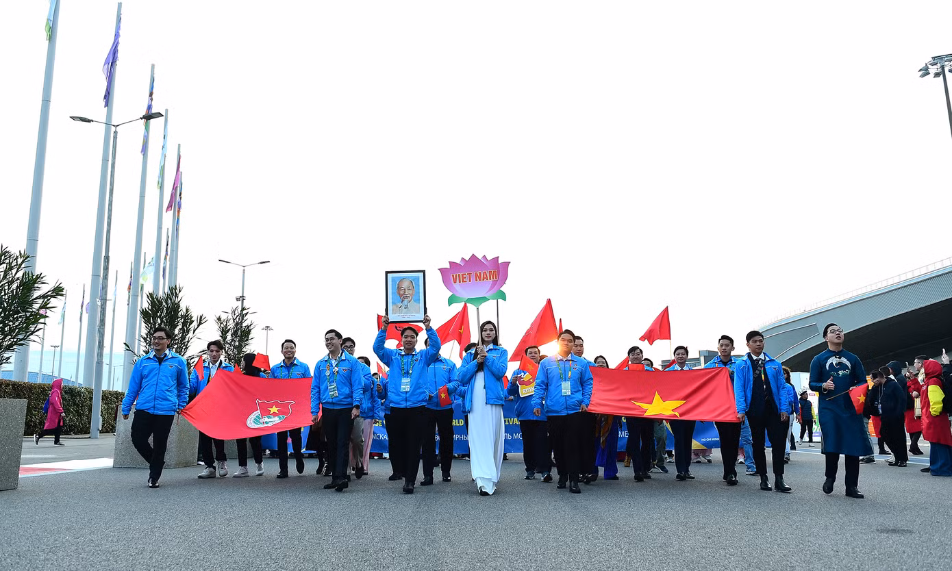 Trong khuôn khổ Liên hoan Thanh niên Thế giới năm 2024 diễn ra tại Sochi (Liên bang Nga) diễn ra lễ diễu hành đại biểu các nước. Đây là một trong những hoạt động được mong chờ nhất của Liên hoan. Ảnh: Xuân Tùng